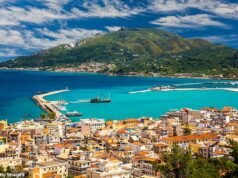 Duas mulheres britânicas de 18 anos ‘estupradas por trabalhador turístico’ na ilha de férias grega