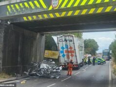 A ‘ponte mais enterrada’ da Grã-Bretanha foi atingida por dois caminhões em dois dias