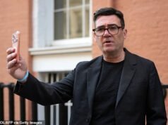 Então, quem foi o impostor da Casa Branca que enganou o primeiro-ministro? Preocupações de segurança sobre as mensagens de Burnham com o impostor se passando por chefe de gabinete de Trump
