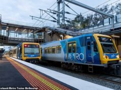 Trem do metrô de Melbourne atrasa após homem ser atropelado e morto