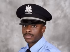 Prefeito de St. Louis provoca indignação com alegações chocantes sobre seu comportamento no funeral de um policial que morreu por suicídio