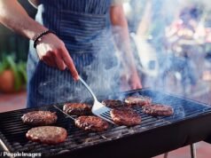 Um churrasco familiar custa 43% devido à ‘Trumpflação’, só os hambúrgueres são agora 83% mais caros