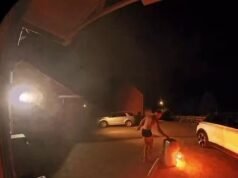 Segundos antes da explosão, o pai arrastou o aparelho de ar condicionado em chamas para fora da casa da família