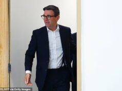 Andy Burnham recebe £ 345.000 em doações… além de ingressos para Aintree e Glastonbury