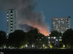 Teme-se interrupção das viagens devido ao fechamento da linha de trem na Ponte de Londres devido a um grande incêndio na usina de reciclagem