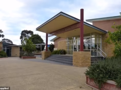 Pais de crianças com medo de frequentar as aulas da escola primária em Melbourne escreveram ao Ministro da Educação