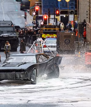 110738315-16065213-The_Batmobile_does_donuts_in_fake_snow_in_Glasgow_City_Centre-m-30_1787172538891.avif
