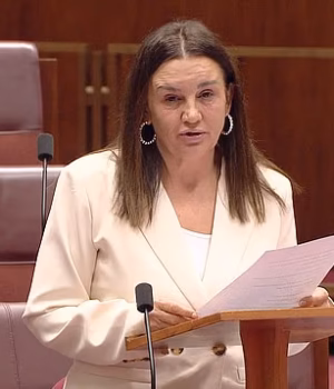 110740751-16065259-Lambie_pictured_broke_down_during_her_speech_urging_the_governme-a-4_178718580431.avif