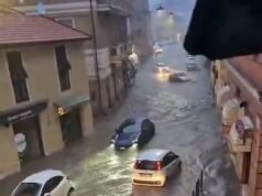 Estradas se transformaram em rios enquanto cidade turística italiana é atingida por enchentes – a Europa se prepara para tempestade após onda de calor brutal