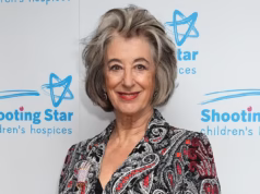 Apoiadores se reuniram em torno de Dame Maureen Lipman depois que ativistas pró-palestinos começaram a boicotar seu programa