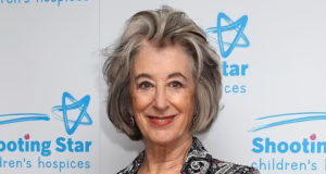 Apoiadores se reuniram em torno de Dame Maureen Lipman depois que ativistas pró-palestinos começaram a boicotar seu programa