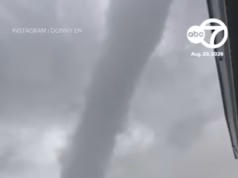 Trombas d’água apocalípticas em Nova York enquanto três dos maiores aeroportos da América são paralisados em meio ao caos de tornados e inundações