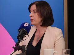 Bridget Phillipson, do Partido Trabalhista, afirma que o racismo e o sexismo se tornaram “normais” na Grã-Bretanha enquanto ela alerta sobre a “fossa” das redes sociais
