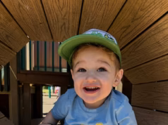 A criança de Martha’s Vineyard ‘morreu chamando o papai’, agora acusada de assassinato depois que a babá saiu no carro frio