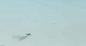 Caça ucraniano derruba drone suicida russo usando manobras acrobáticas