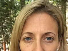 Como abandonar o álcool mudou minha aparência: a treinadora da menopausa que bebia vinho branco secretamente e ficava com raiva regularmente revela como ficar sóbria mudou sua aparência