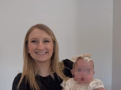 Amada mãe de quatro filhos, de 30 anos, morta em acidente de carro após cometer dois erros trágicos