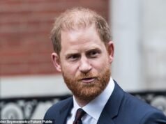 Comentário do Daily Mail: O caso de Harry foi um triste baile de máscaras encenado com enormes custos
