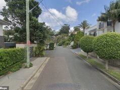 Adolescente de 15 anos luta pela vida após bater na porta de um estranho pedindo ajuda após esfaquear