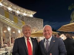 Trump pede a reintegração de acadêmico suspenso por sua universidade por acusações de plágio contra o oficial Jason Arday