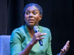 Show ’emocionado’ de Kemi Badenoch no Edinburgh Fringe Festival vende mais ingressos do que Nicola Sturgeon