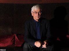 Dick Smith pediu um alerta massivo sobre os temores de que a Austrália esteja se tornando muito dependente de países estrangeiros