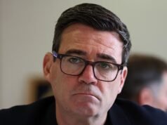 Andy Burnham afirma que violou as regras do MP ao não declarar uma festa de £ 6.600 no Japão