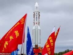 A nação espacial da China em estado de choque: a agência por trás da missão lunar tripulada de 2030 afirma que a próxima viagem de pesquisa está sendo adiada apenas duas semanas após o fracasso do lançamento