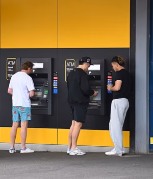 110814313-16074973-Thousands_of_Aussies_have_sworn_to_switch_to_cash_following_a_se-m-48_17875715103.avif