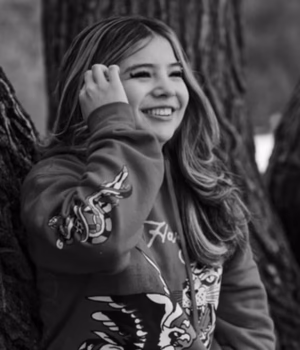 110818085-16075587-Alexa_Gourneau_19_has_decided_to_stop_leukemia_treatment_after_a-m-35_17875818594.avif