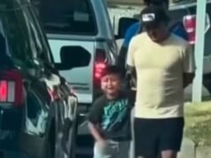 A família fica com o coração partido depois que o ICE separou um menino de 5 anos de sua mãe a caminho de um jogo de futebol