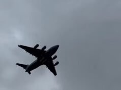 Jato de transporte da Força Aérea dos EUA pousa ‘altamente incomum’ em Moscou gera frenesi teórico