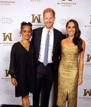 110843953-16078869-Doria_Ragland_Prince_Harry_and_Meghan_at_the_Ms_Foundation_Women-a-13_17879276458.avif