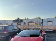Vários supercarros apreendidos pela polícia depois que ‘comboio de celebração de casamento se tornou perigoso’