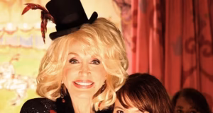 A sobrinha arrasada de Dolly Parton descreve sua ‘dor avassaladora’ e compartilha fotos pessoais de família após a morte do ícone country