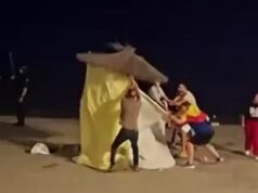 Moradores lutam para evacuar milhares de migrantes em Ceuta após a ‘invasão’, demolindo acampamentos improvisados à medida que crescem os temores sobre gangues de homens vagando pelas ruas