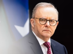 Anthony Albanese cancelou o cargo de ministro sênior e anunciou que nenhum refugiado seria aceito no próximo ano.
