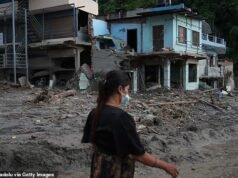 A devastação das enchentes no Nepal se aprofunda com 39 australianos desaparecidos e o número de mortos sobe para 389
