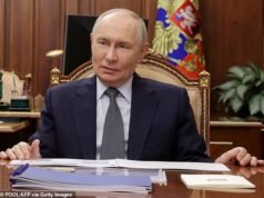 O novo submarino nuclear de Putin foi revelado: é um gigante de 10.000 toneladas que transporta seis torpedos do “dia do juízo final”, capazes de desencadear um devastador tsunami radioactivo. Agora, especialistas dizem a Fred Kelly como isso poderia destruir a Grã-Bretanha