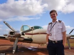 Jovem piloto recordista que voou sozinho pela Austrália com apenas 16 anos temia ter morrido depois que o avião caiu no mar