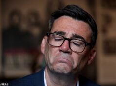 Burnham dá o pontapé inicial na reforma do bem-estar, já que ‘os cortes são mantidos até o próximo ano’ – como o chanceler sugere que o imposto sobre mansões permanecerá no orçamento