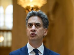 Paquistão diz a Miliband: Não vamos aceitar o líder da gangue de aliciamento de Rochdale de volta na primeira reunião