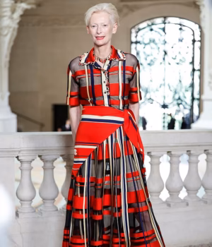 110928443-16089793-Tilda_Swinton_commented_on_her_qualities_as_a_performer_in_an_in-a-64_17880223718.avif