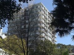 Homem mergulha para a morte após cair de oito andares no complexo de apartamentos Elizabeth Bay