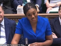 Andy Burnham foi instruído a guardar seu violão enquanto avisa que ‘a lua de mel acabou’ antes da grande primeira semana no Parlamento