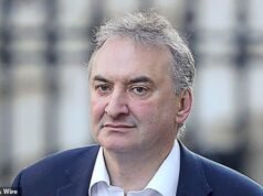 ‘Adeus de ouro’ para funcionários públicos e funcionários de órgãos públicos financiados pelos contribuintes depois que o número de funcionários de Whitehall aumentou em um terço