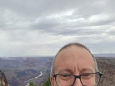 Quiroprático, 46 anos, entre os 15 temidos mortos após corpos de pessoas de sua idade descobertos nas enchentes do Grand Canyon