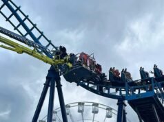 27 pessoas ficaram presas a 15 metros de altura na montanha-russa ‘Wipeout’ no parque temático de Suffolk por mais de três horas