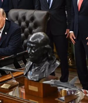 110960633-16094123-President_Donald_Trump_again_ruled_out_the_use_of_nuclear_weapon-a-13_17882120567.avif
