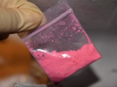 Sou um bebê de fundo fiduciário com o emprego que sempre sonhei… mas desperdicei £ 500 mil em um caso de amor com a temida cocaína rosa – a droga que alimentou a morte de Liam Payne e quase me destruiu